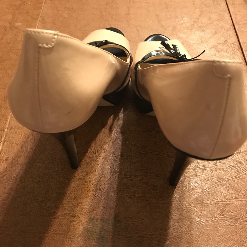 ENZO ANGIOLINI HEELS - Picture 5 of 5